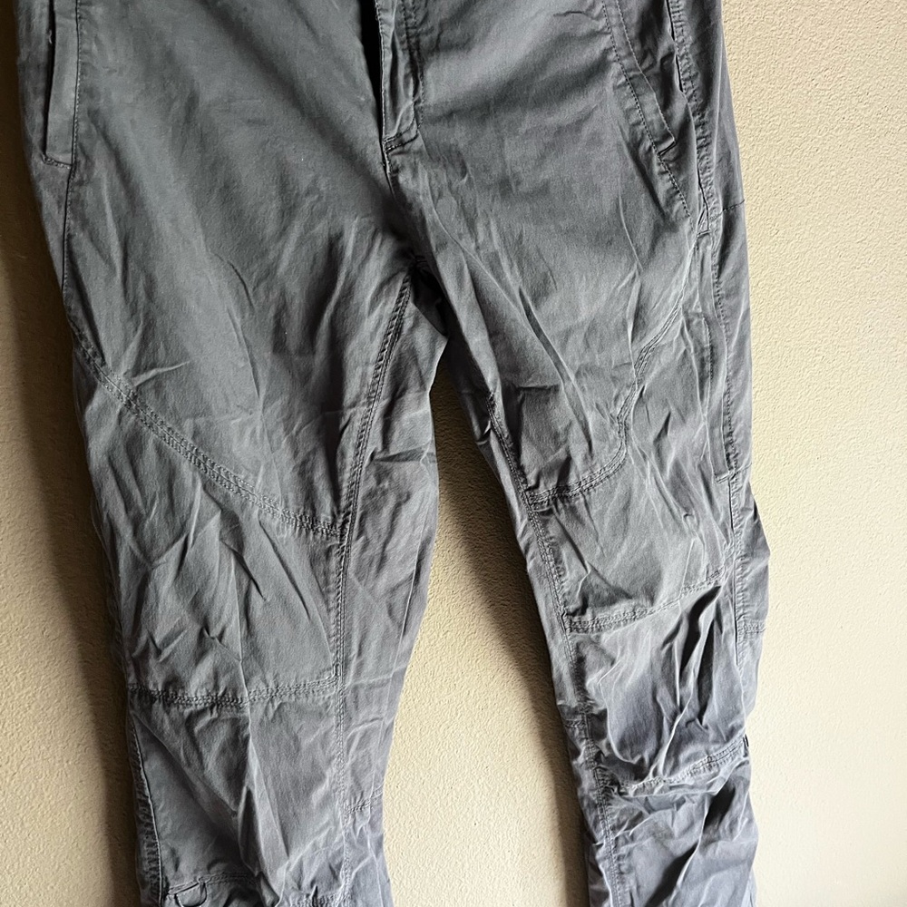 Casual Gray Cargo Pants with Lightweight Fabric